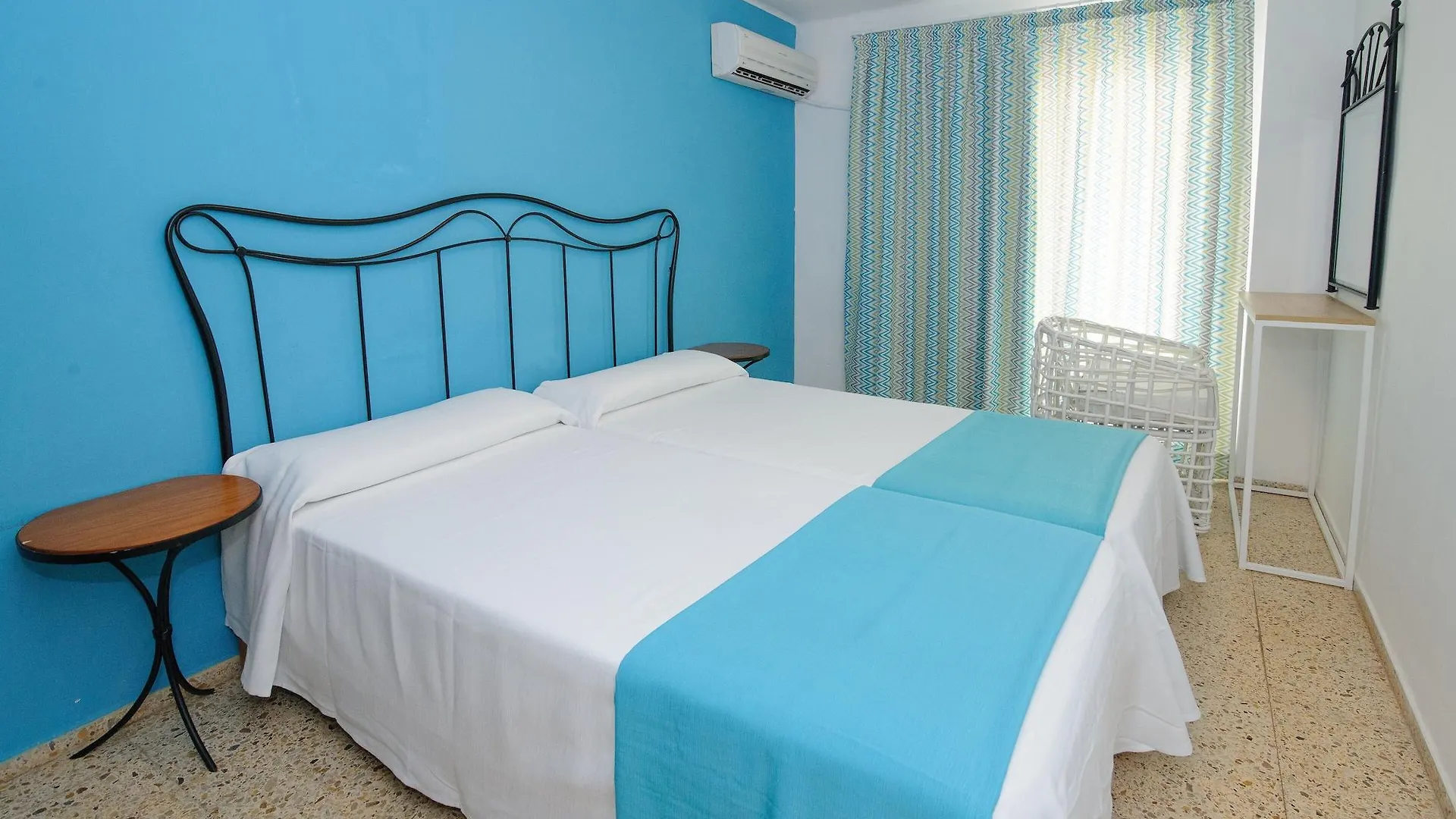 Aparthotel Boutique Poniente Playa San Antonio  Apartmán San Antonio (Ibiza)