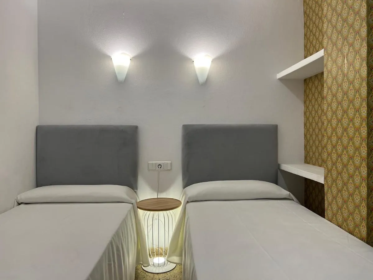 Aparthotel Boutique Poniente Playa San Antonio  2*, San Antonio (Ibiza)