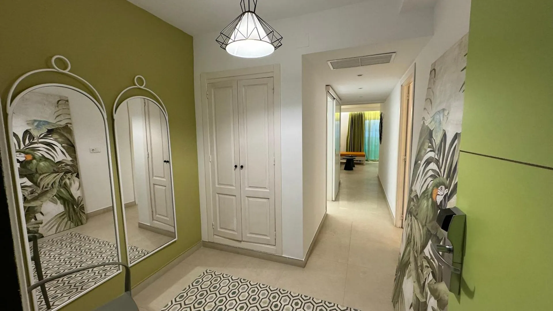 Aparthotel Boutique Poniente Playa San Antonio  Apartmán San Antonio (Ibiza)