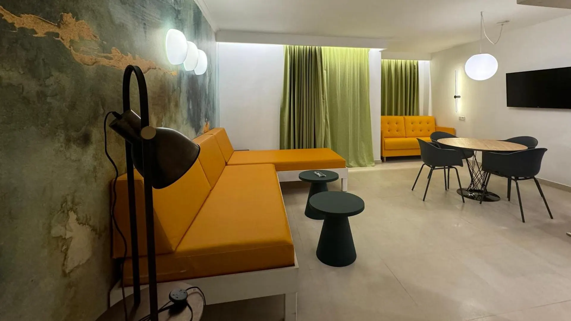 Aparthotel Boutique Poniente Playa San Antonio