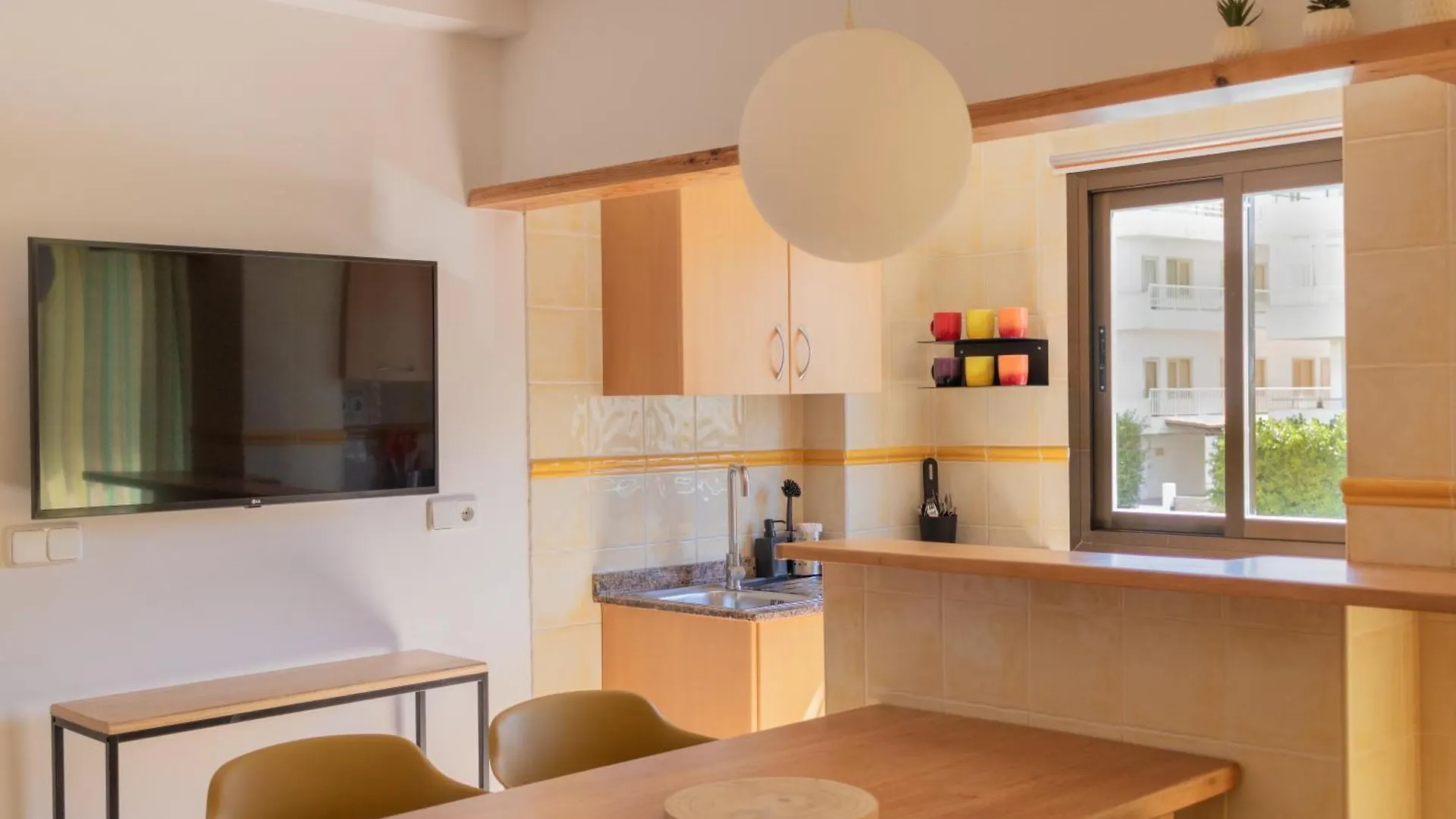 Aparthotel Boutique Poniente Playa San Antonio  2*, San Antonio (Ibiza) Španělsko