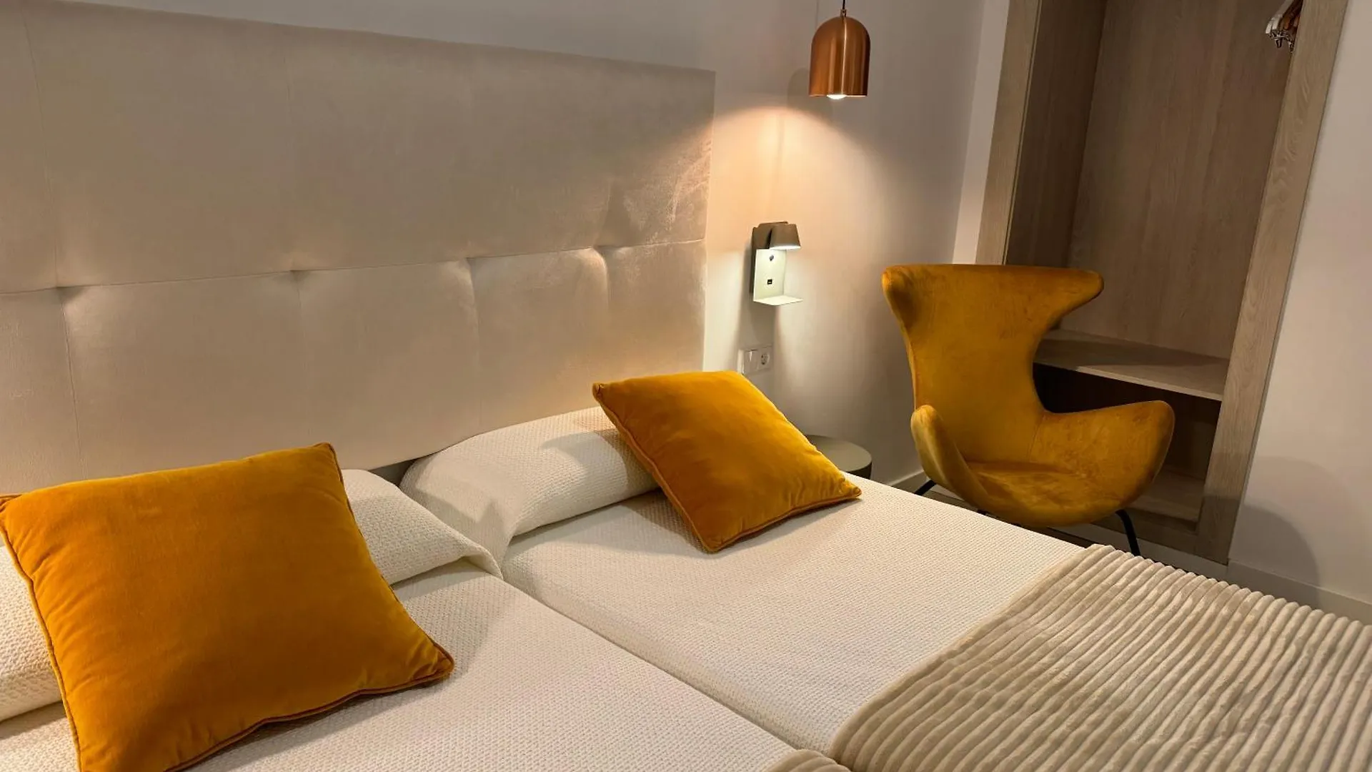 Aparthotel Boutique Poniente Playa San Antonio  Apartmán