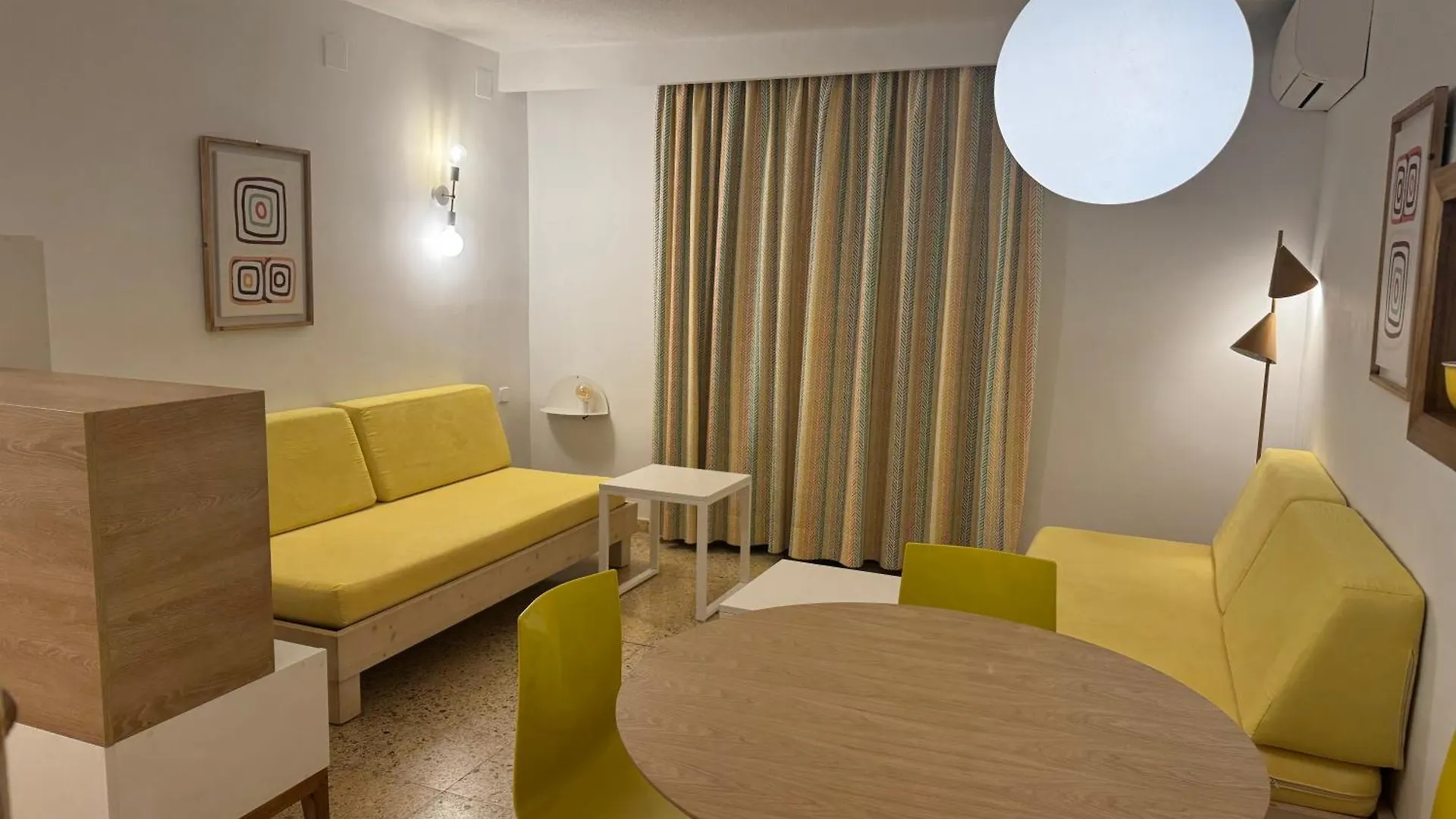 Aparthotel Boutique Poniente Playa San Antonio  2*, San Antonio (Ibiza) Španělsko