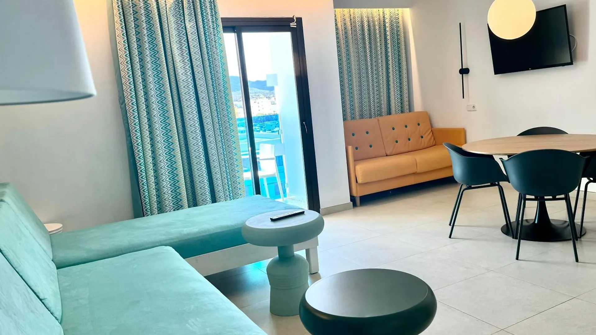 Aparthotel Boutique Poniente Playa San Antonio  Apartmán San Antonio (Ibiza)